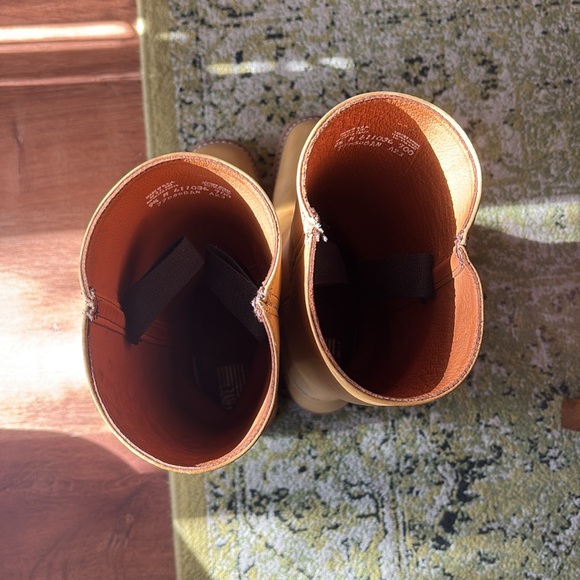 Frye Women's Tan Leather Heeled Boots - Picture 8 of 8